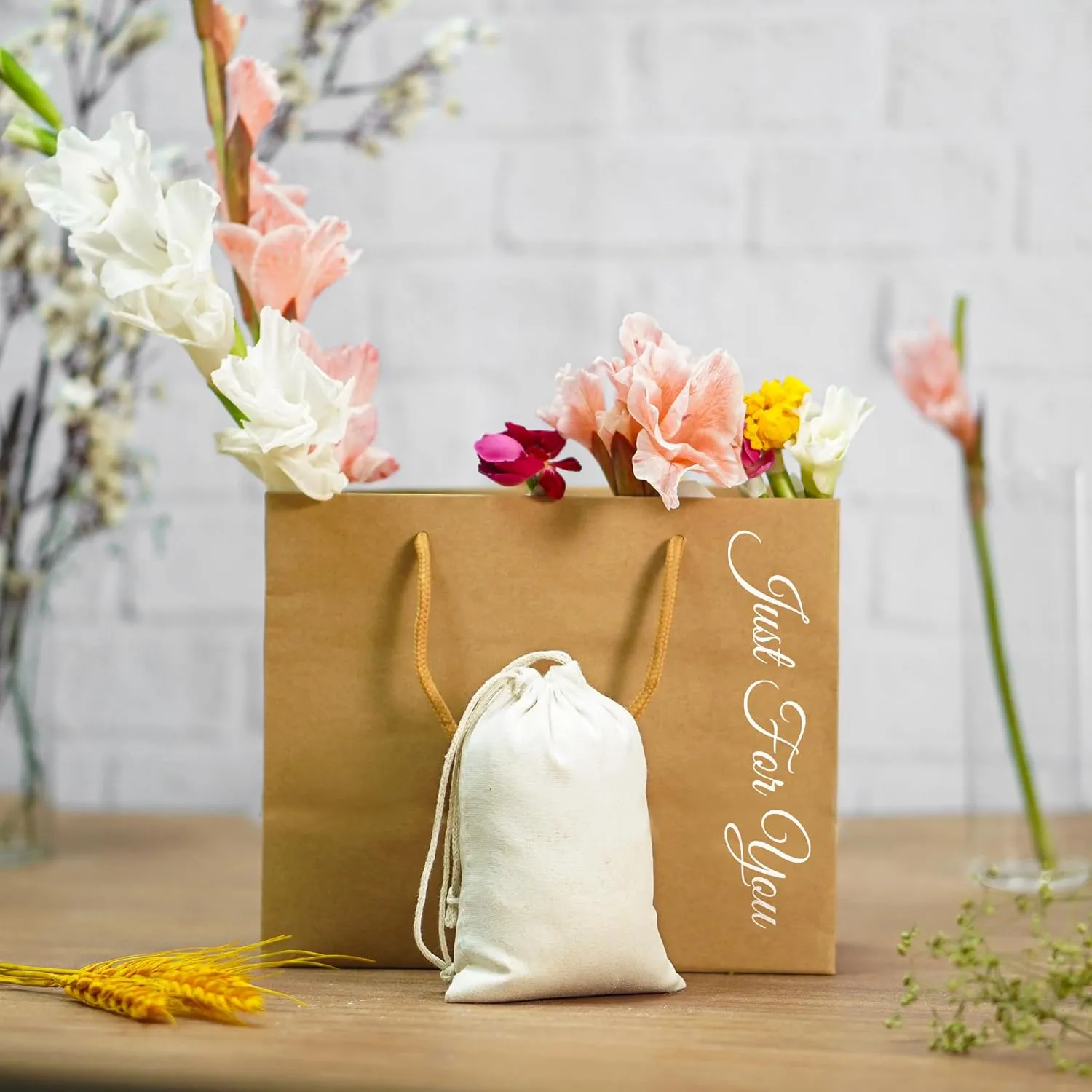 50 Pcs 6 x 8 Inches Muslin Bags with Drawstring Cotton Drawstring Sachet Bags Reusable Empty Gift Pouch for Party Home Supplies Wedding Storage and DIY Craft