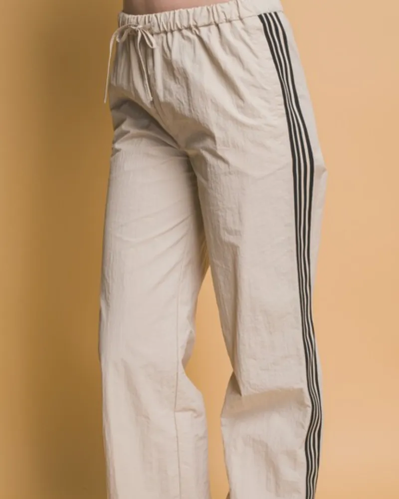 aura side stripe parachute pants - khaki