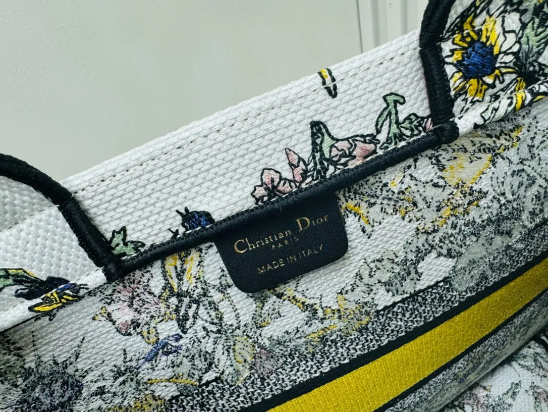D Book Tote