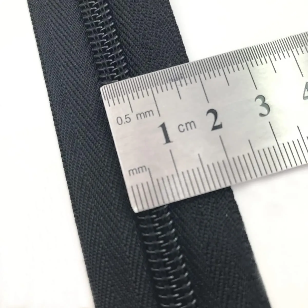 ECYC Ltd 50 Pieces #5 Zipper Sliders for Nylon Coil Zipper Repair, Metal Zipper Pull Replacement Slider Zipper Head for Sewing Tailor DIY Crafts Clothes Backpack Purses Bags Luggage, Mix Color
