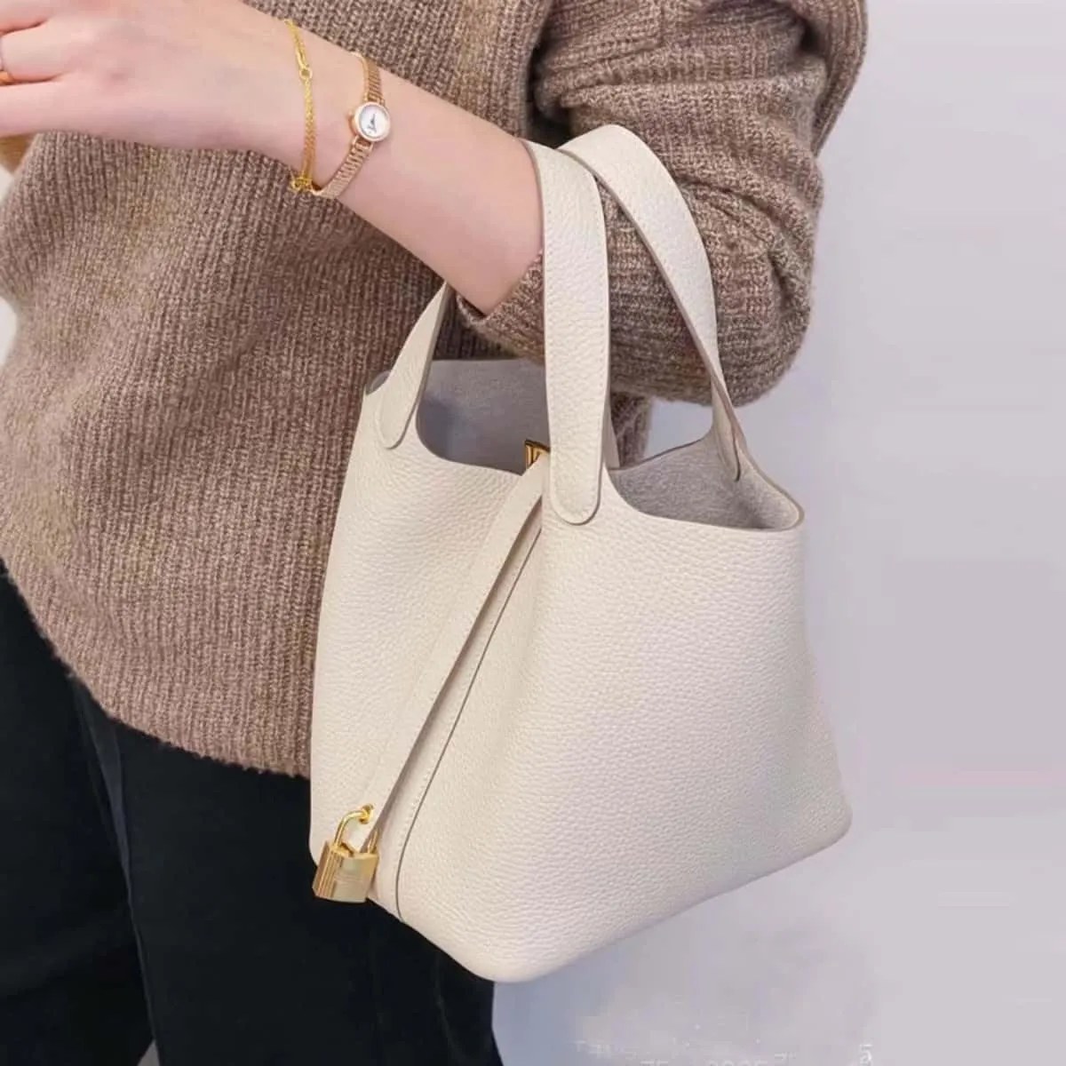 Genuine Leather-Handbags-Elegant & Fashionable-Portable,fashion-Women Bag-Lightweight for Work & Travel