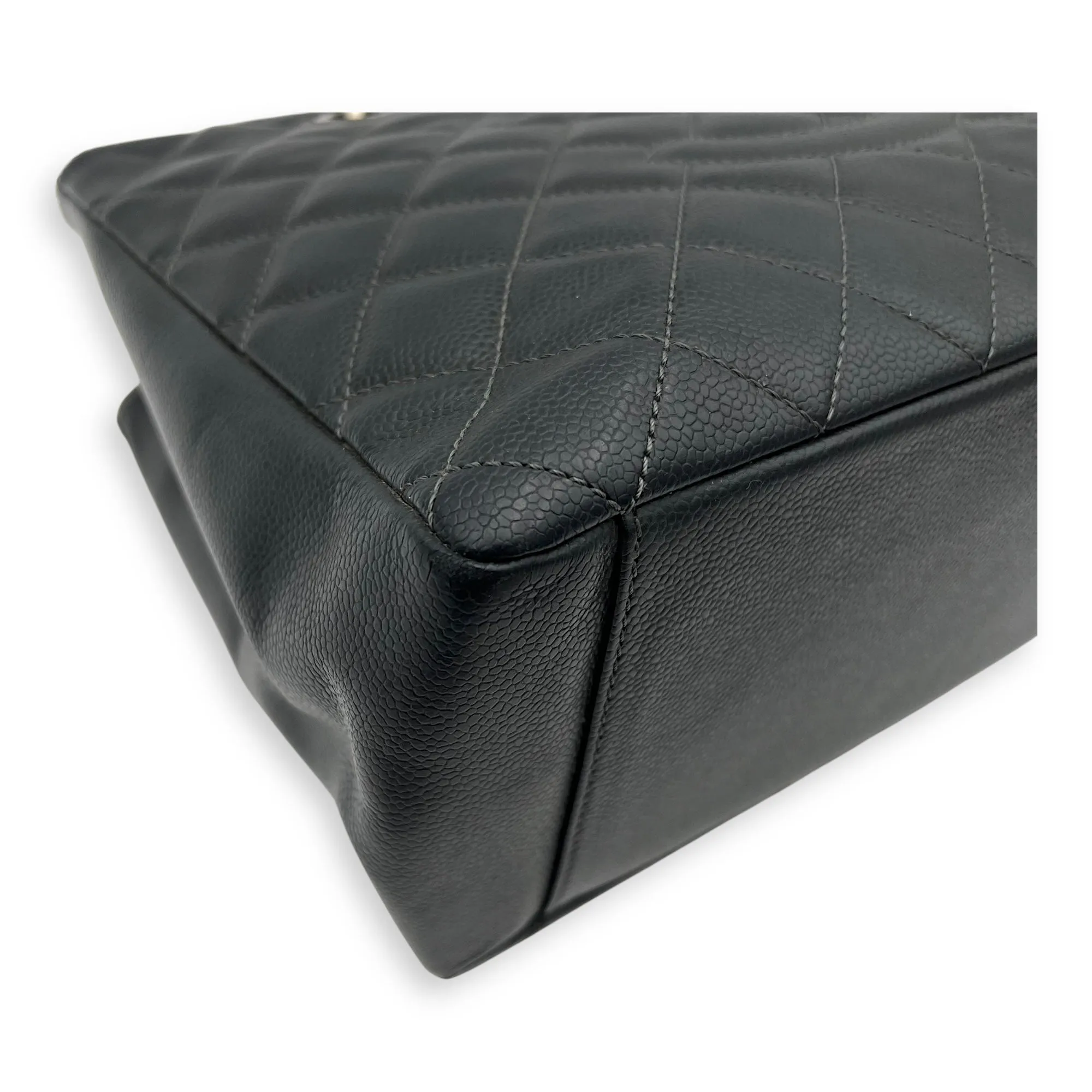 GST Grand Grey Tote Bag in Caviar Leather, Silver hardware