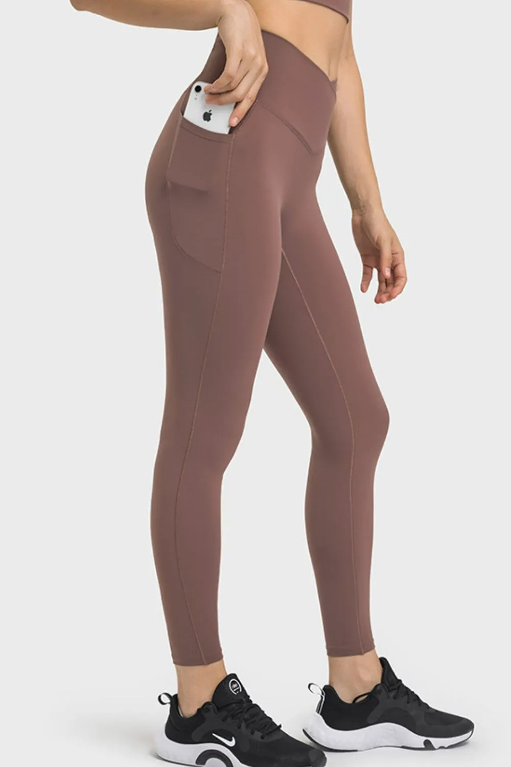 HIGH-WAISTED LEGGINGS WITH POCKETS