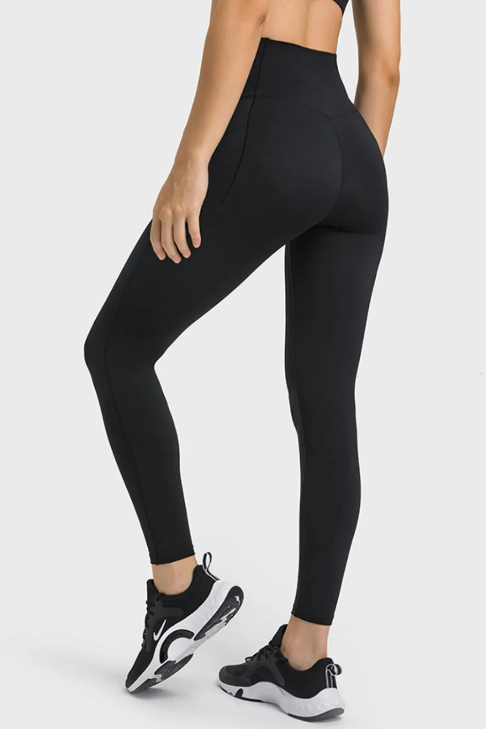 HIGH-WAISTED LEGGINGS WITH POCKETS