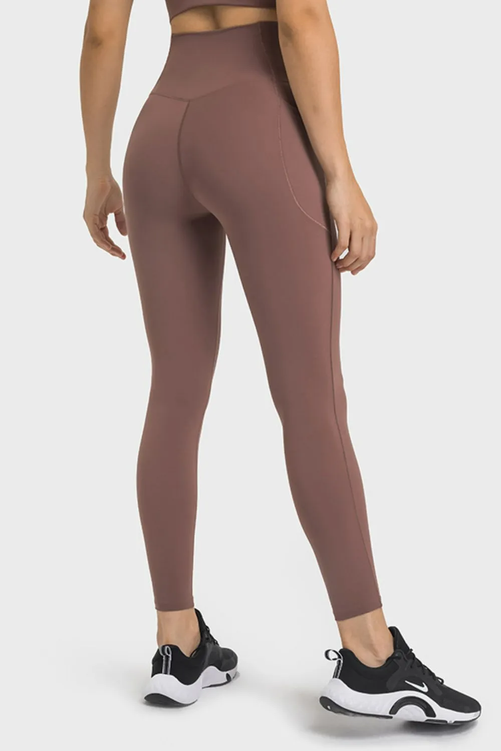 HIGH-WAISTED LEGGINGS WITH POCKETS