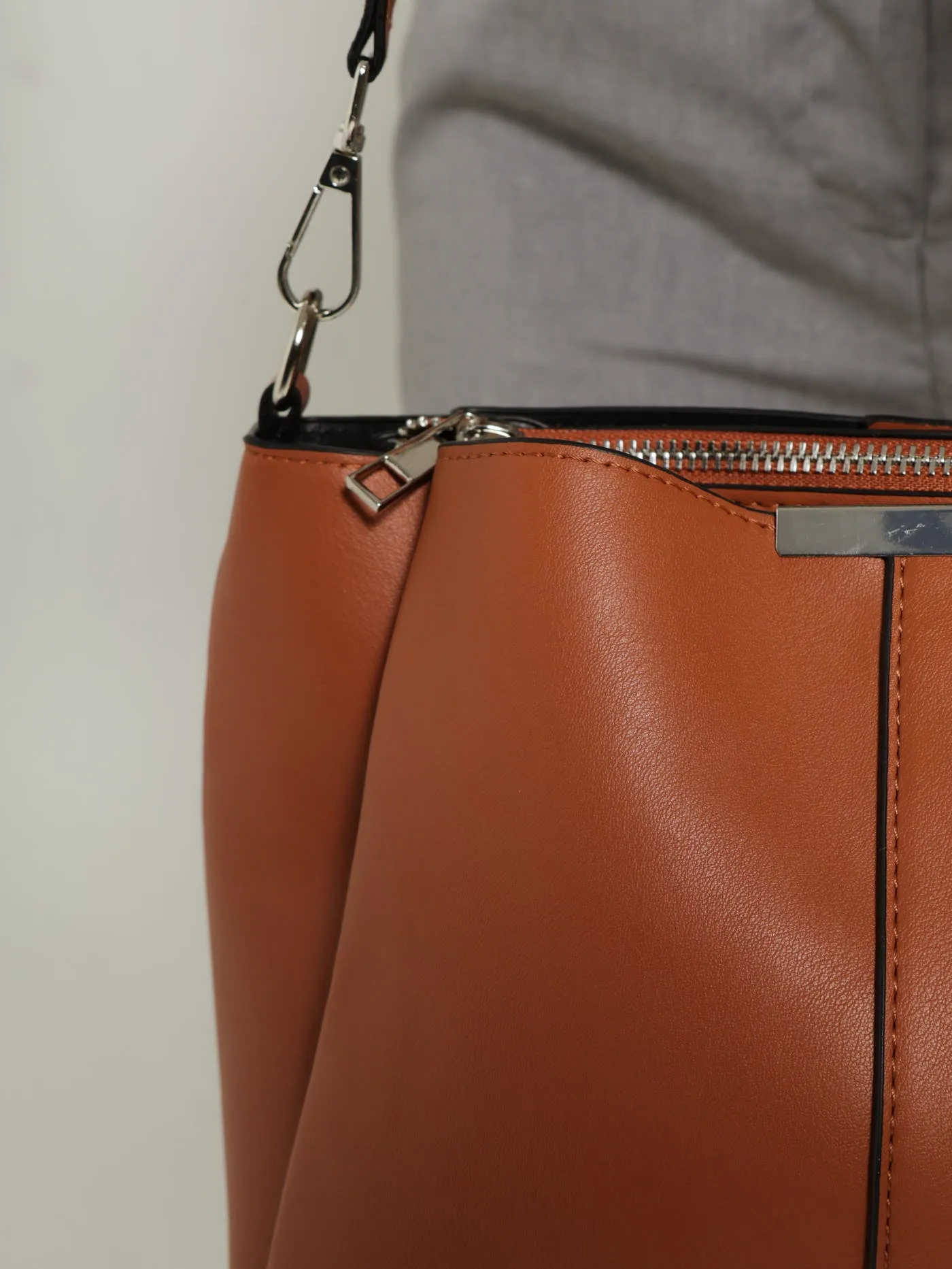 Multi Comp Crossbody Bag - Tan