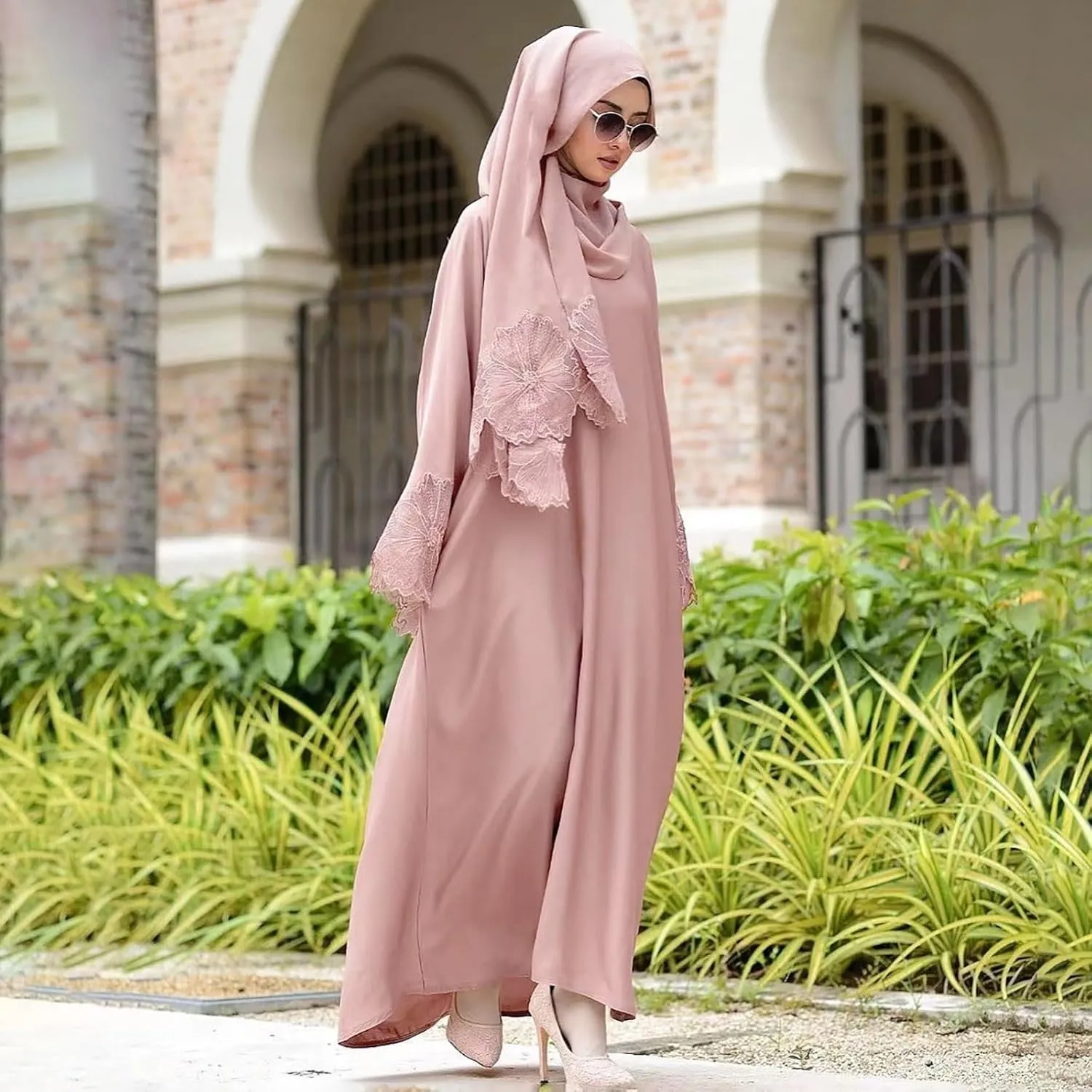 Muslim Dress for Women One-Piece Loose Fit Arabic Islamic Prayer Robe Jilbab Prayer Clothes Islam Dubai Outfits