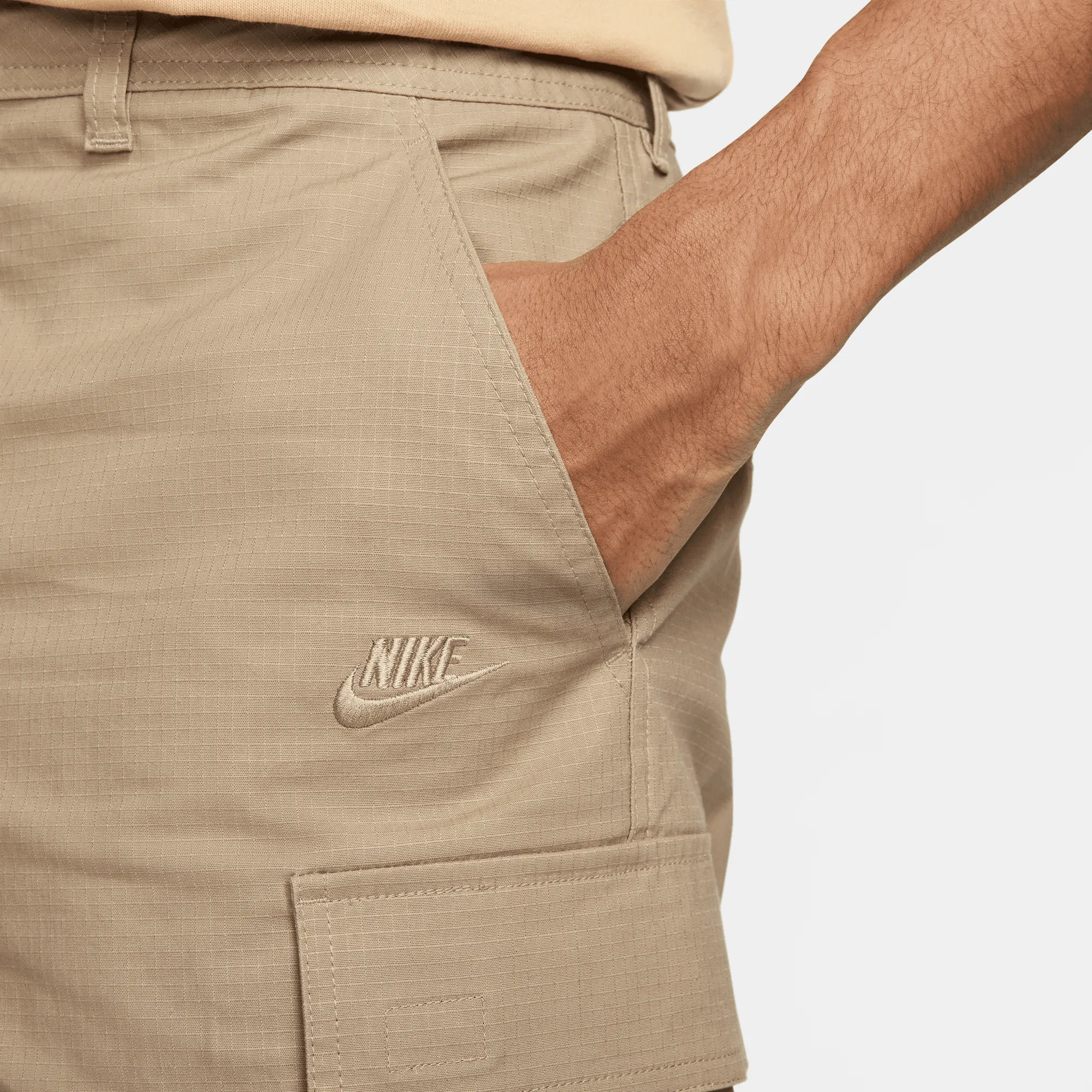 NIKE CLUB MENS WOVEN CARGO SHORTS