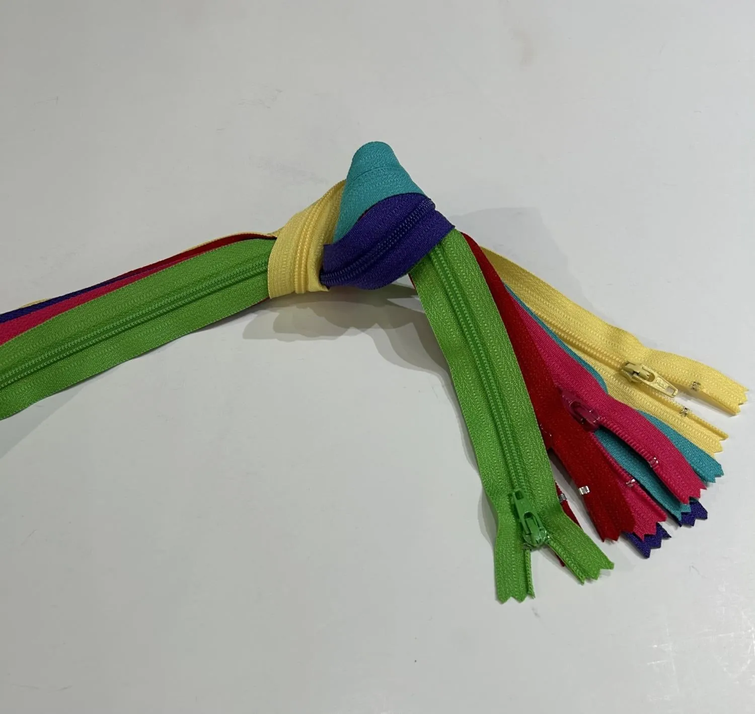 Nylon Coil 22" Zippers - Brights - 6 Zippers