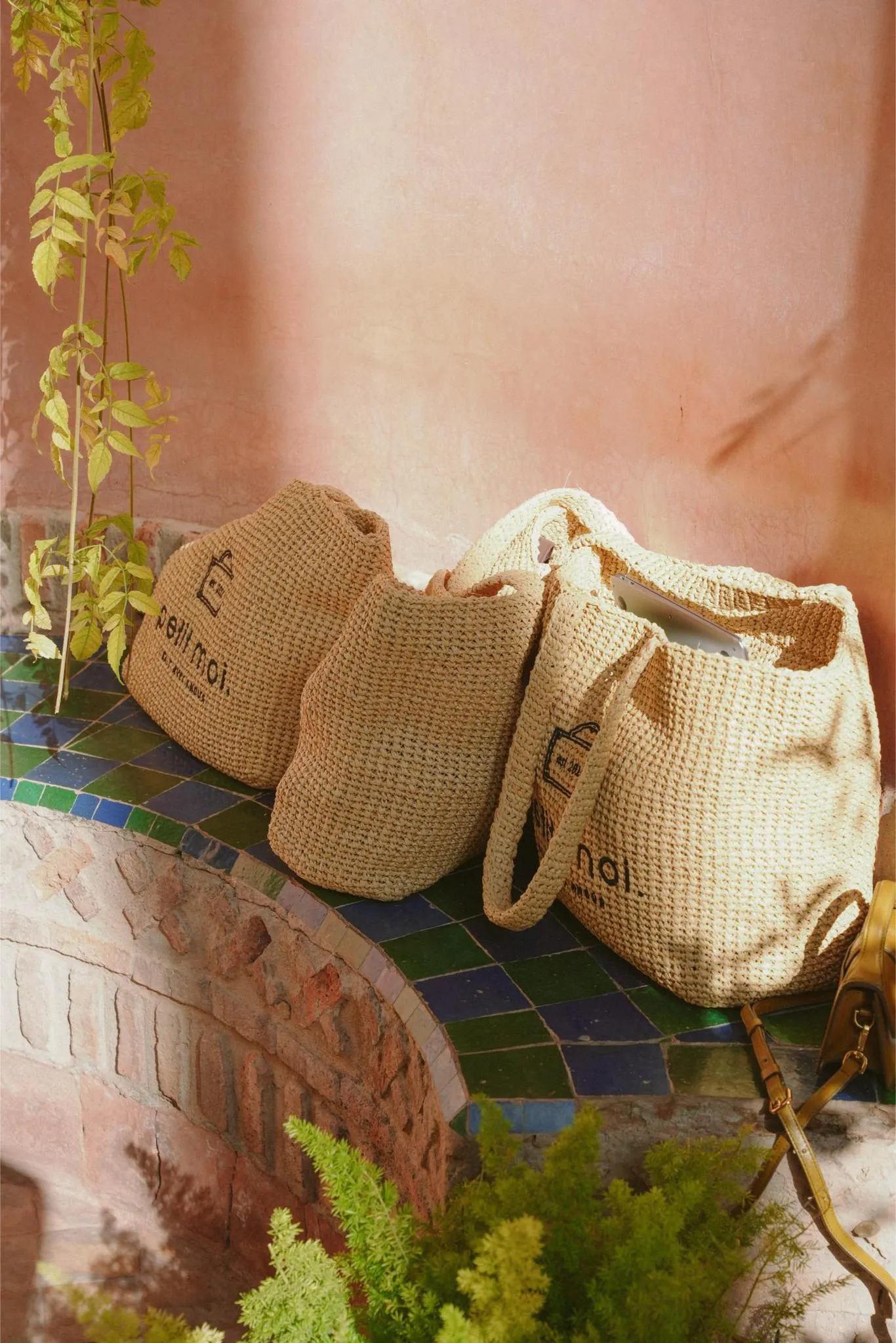 PETIT MOI WOVEN TOTE BAG