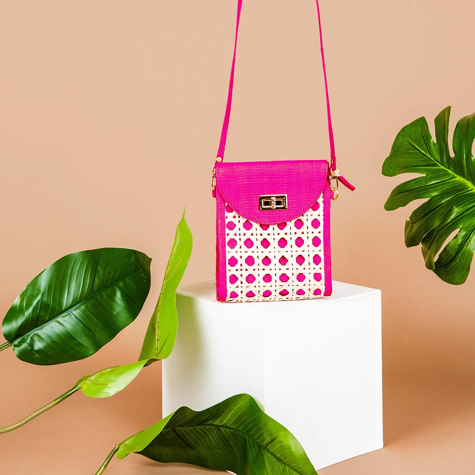 THE ELLIE Pink Rattan Woven Crossbody Bag