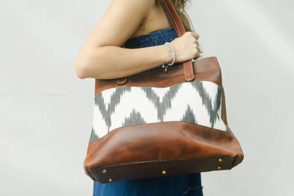 The Husky Tote ( Classic )