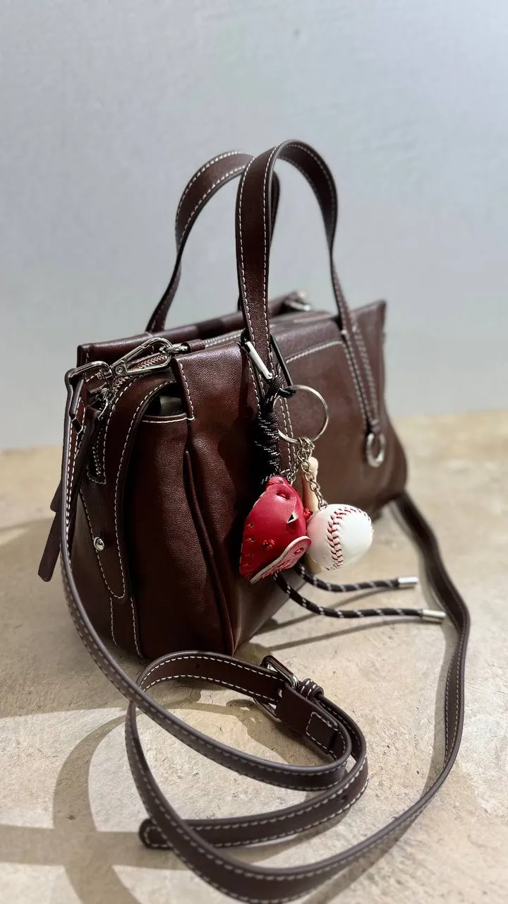 Timeless Elegance Leather Handbag with Adjustable Shoulder Strap