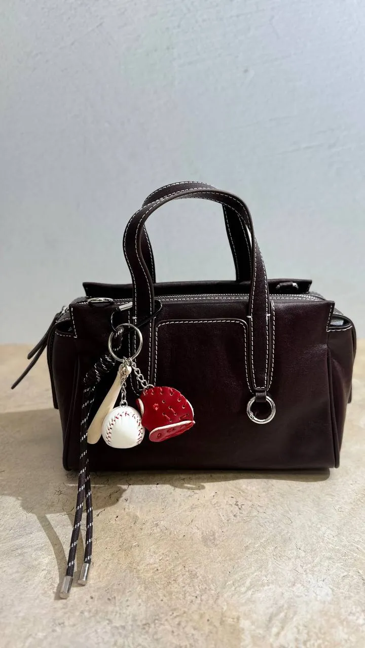 Timeless Elegance Leather Handbag with Adjustable Shoulder Strap
